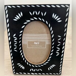 Pier 1 4”x6” Picture Frame